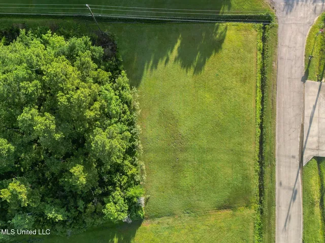 $20,000 | 621 Riverview Drive, Bay St. Louis, MS 39520