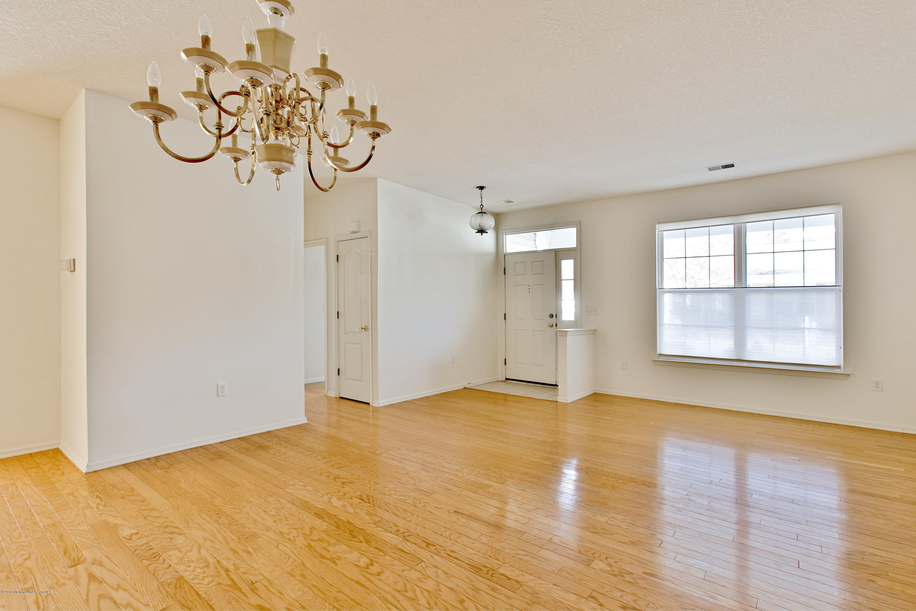 25 Silverside Road Lakewood, NJ 08701 - Photo 8 of 36 Dining Room