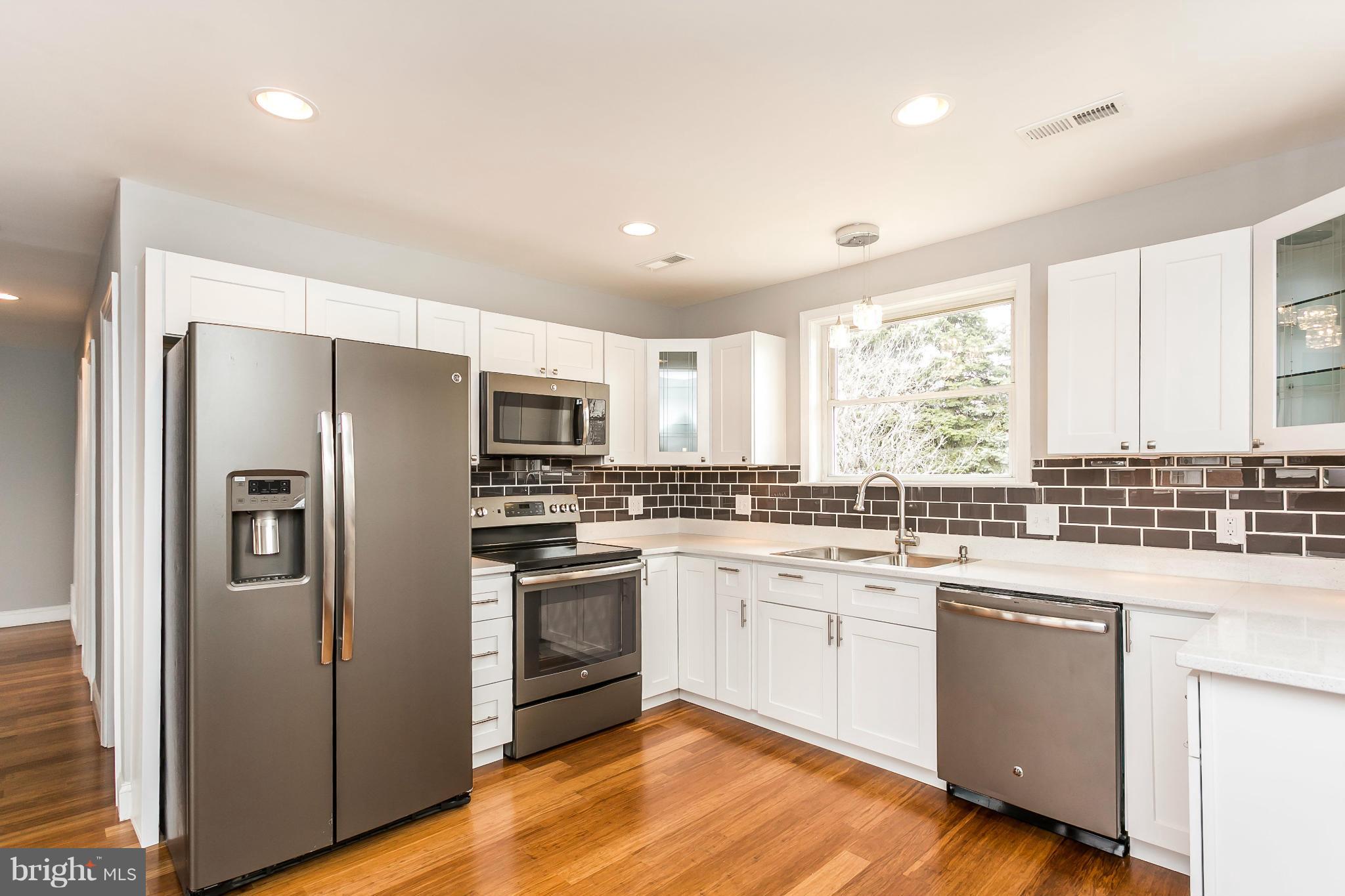 1205 Ridgeshire Road Baltimore, MD 21222 - Photo 3 of 18 Kitchen