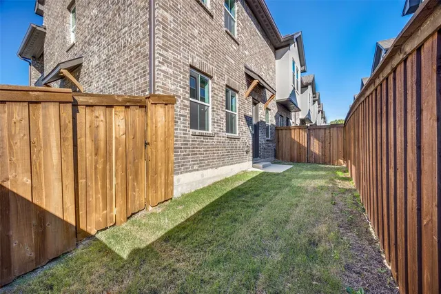 $2,550 | 2402 Ash Lane, Sachse, TX 75048