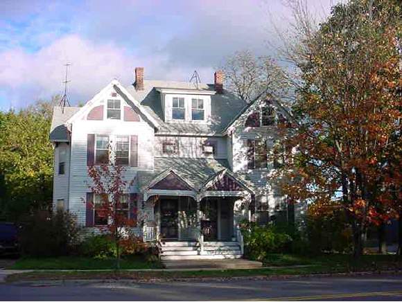 112 Charles Street Rochester, NH 03867 - Photo 1 of 7