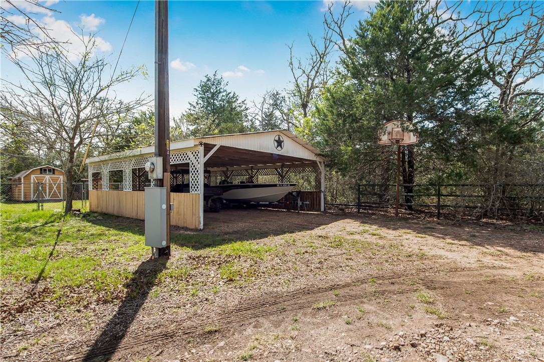 376 Loganberry Road Somerville, TX 77879 - Photo 2 of 27