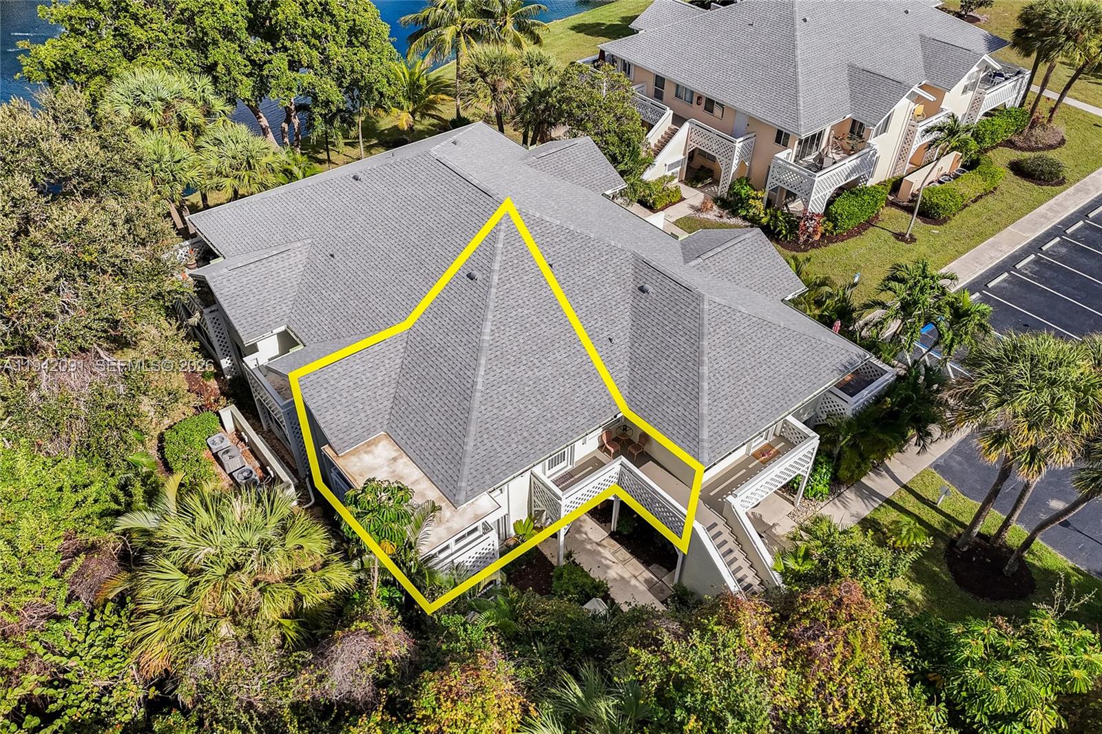 353 Highway 1, Unit B6 Jupiter, FL 33477 - Photo 20 of 23 an aerial view of a house with swimming pool and outdoor space