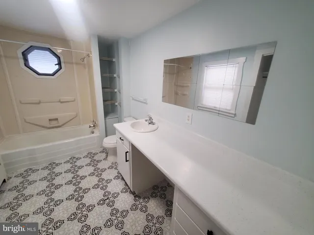 $1,300 | 423 Chapel Terrace, Reading, PA 19602