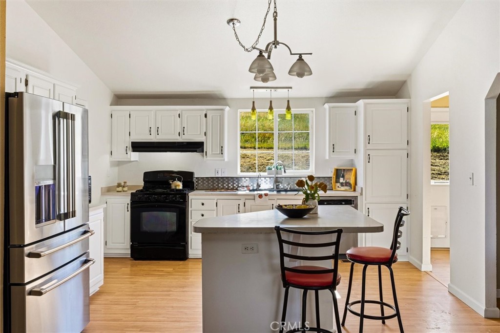 6998 Kingsbury Road Templeton, CA 93465 - Photo 39 of 57 Country kitchen