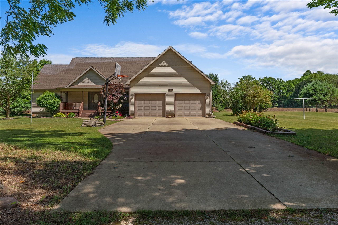 1016 Lukesport Road Quincy, MI 49082 - Photo 2 of 54