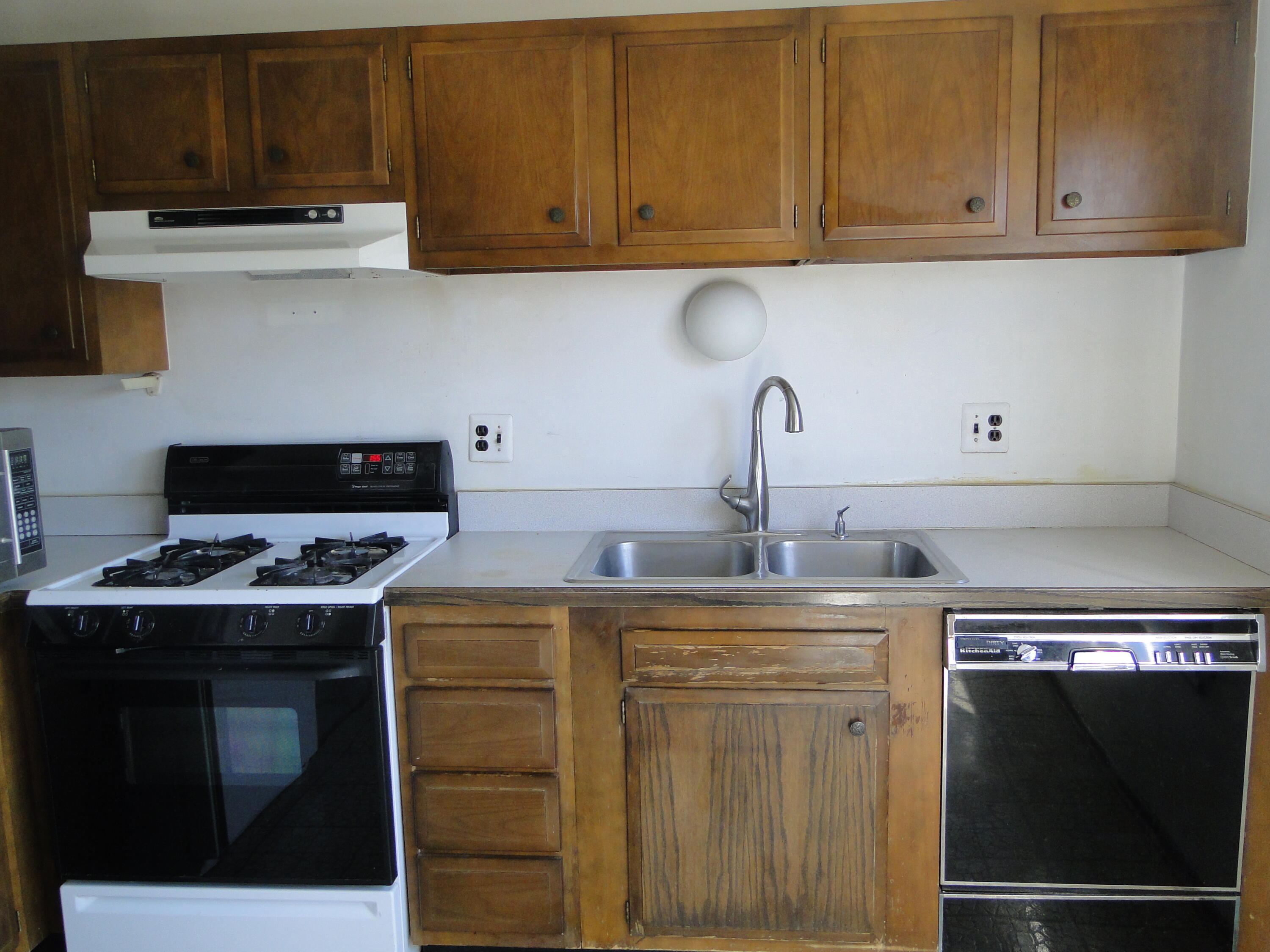 42673 Barchester Road Canton, MI 48187 - Photo 31 of 38 DSC02576