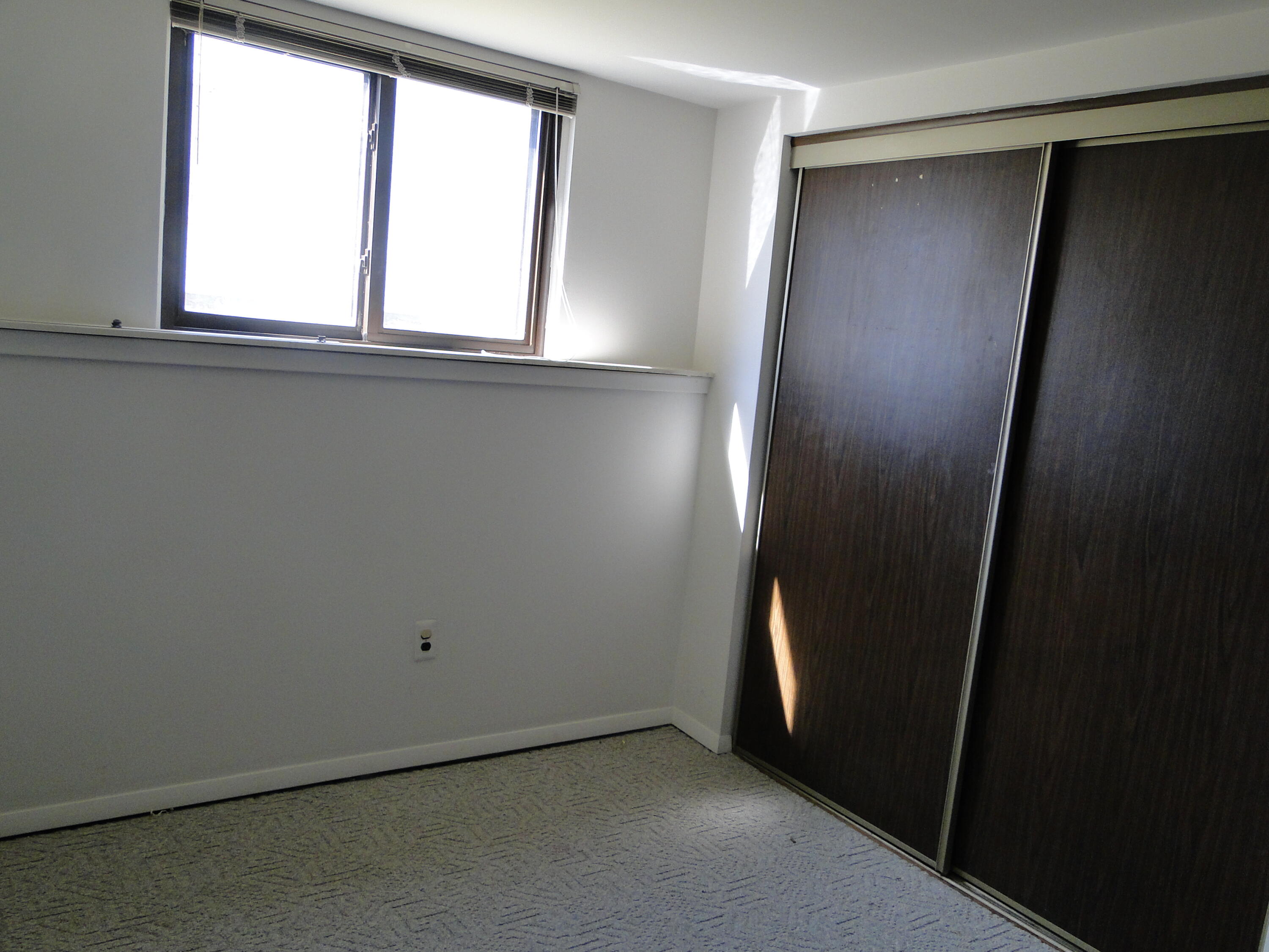 42673 Barchester Road Canton, MI 48187 - Photo 8 of 38 DSC02553