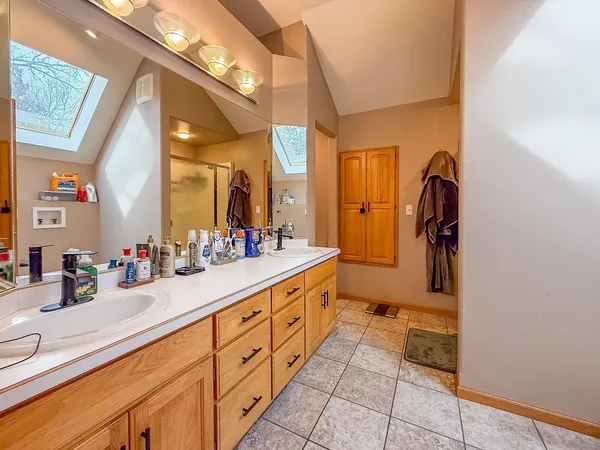 $579,000 | 7901 White Oak Street Northeast, Bemidji, MN 56601