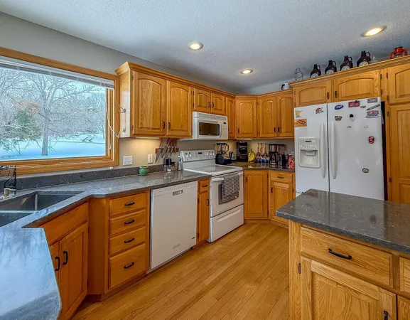 $579,000 | 7901 White Oak Street Northeast, Bemidji, MN 56601