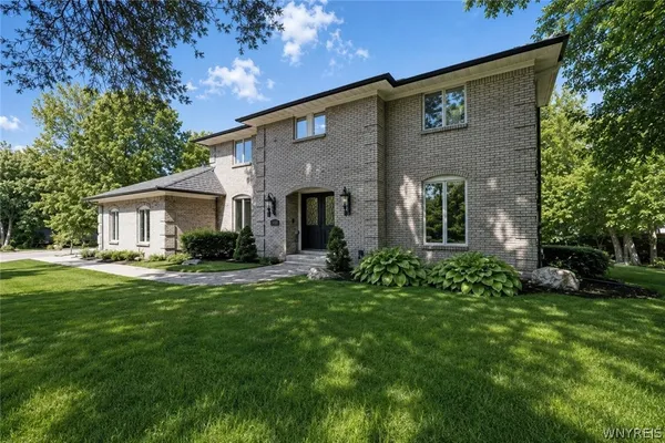 $575,000 | 2 Gothic Ledge, Lockport Town, NY 14094