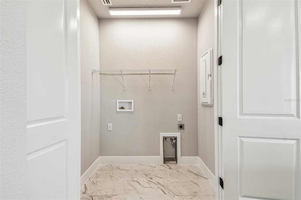 1631 Springwell Lane Sarasota, FL 34240 - Photo 36 of 43 a view of a bathroom