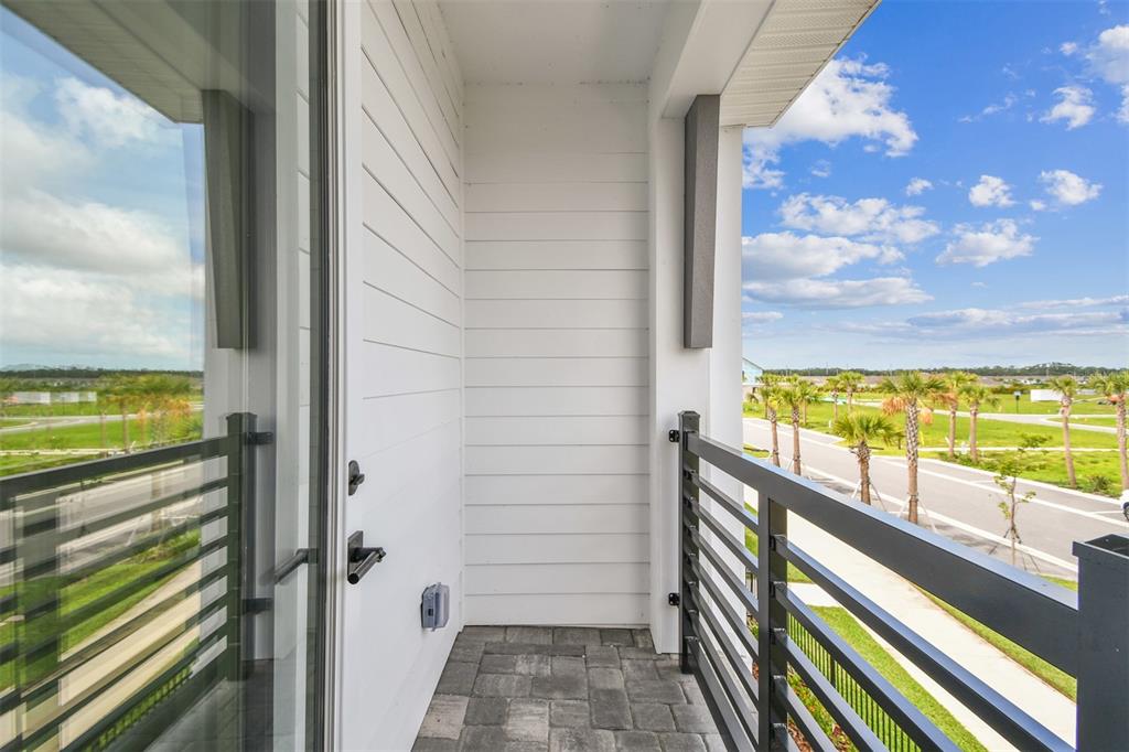 1631 Springwell Lane Sarasota, FL 34240 - Photo 37 of 43 a view of a balcony