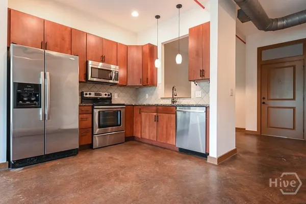 $1,350 | 250 Martha Drive, Unit 106, Athens, GA 30606