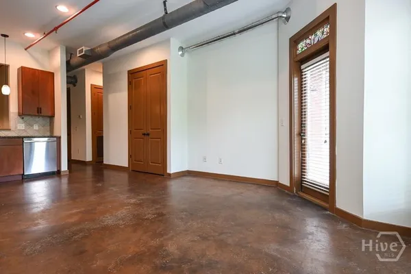 $1,350 | 250 Martha Drive, Unit 106, Athens, GA 30606