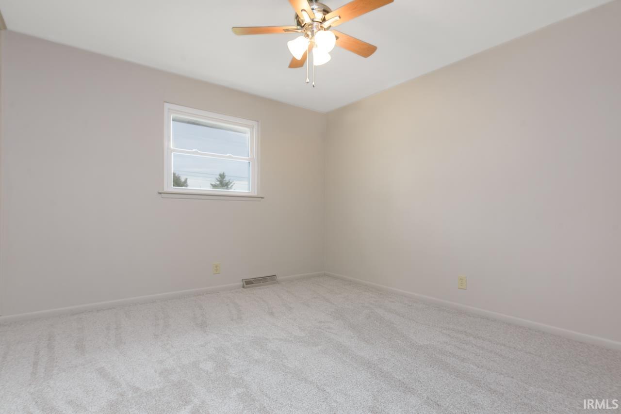 4236 Midway Road Elkhart, IN 46517 - Photo 10 of 27