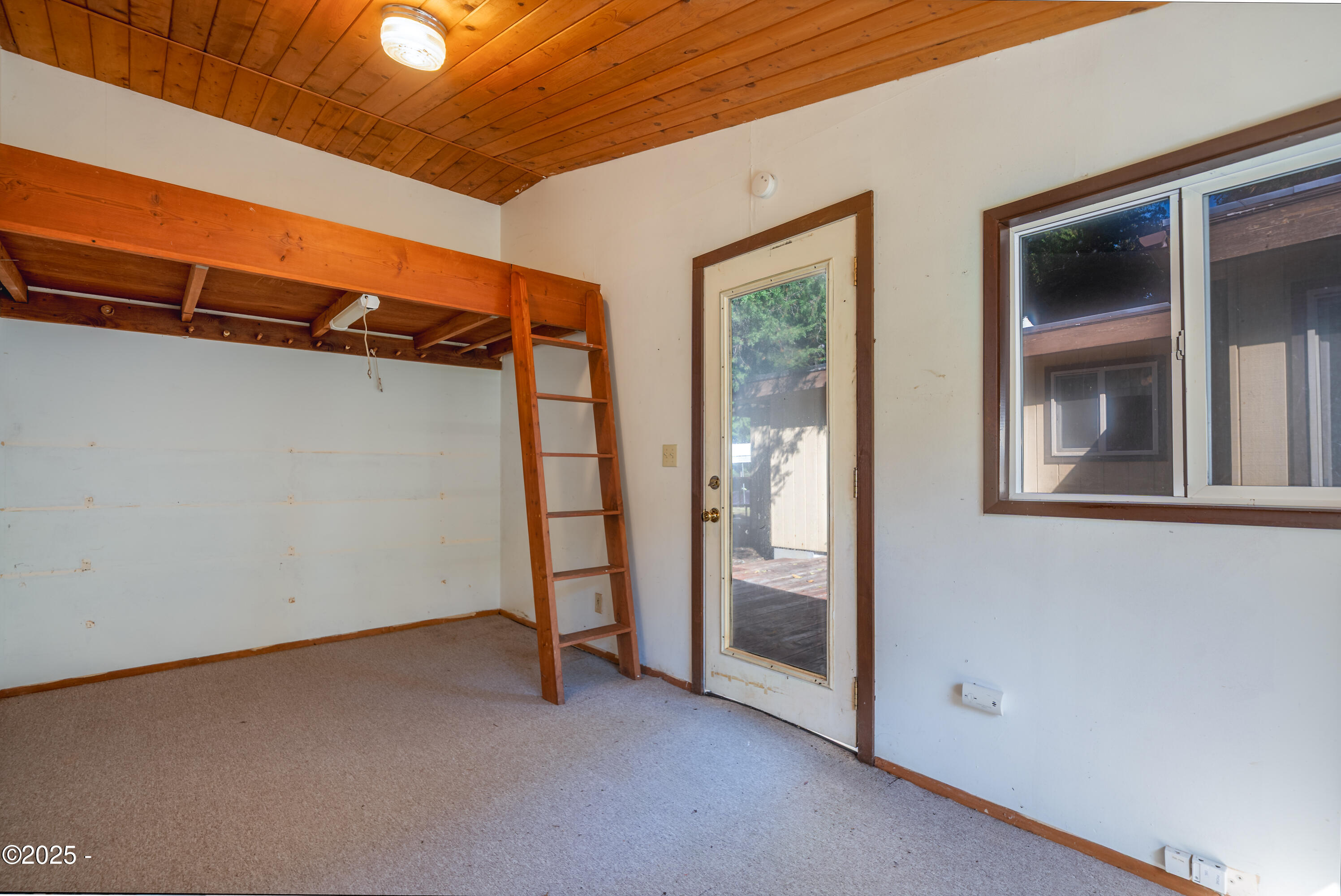 1836 Little Switzerland Road Tidewater, OR 97390 - Photo 23 of 34 Bonus room/office