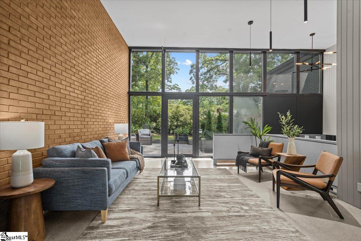 305 Botany Road Greenville, SC 29615 - Photo 5 of 32