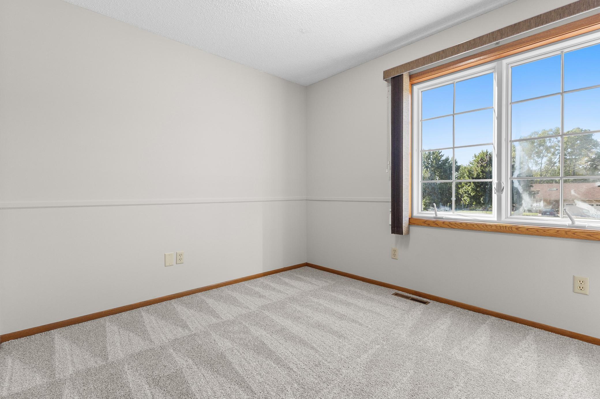 1845 77th Street West Inver Grove Heights, MN 55077 - Photo 12 of 33