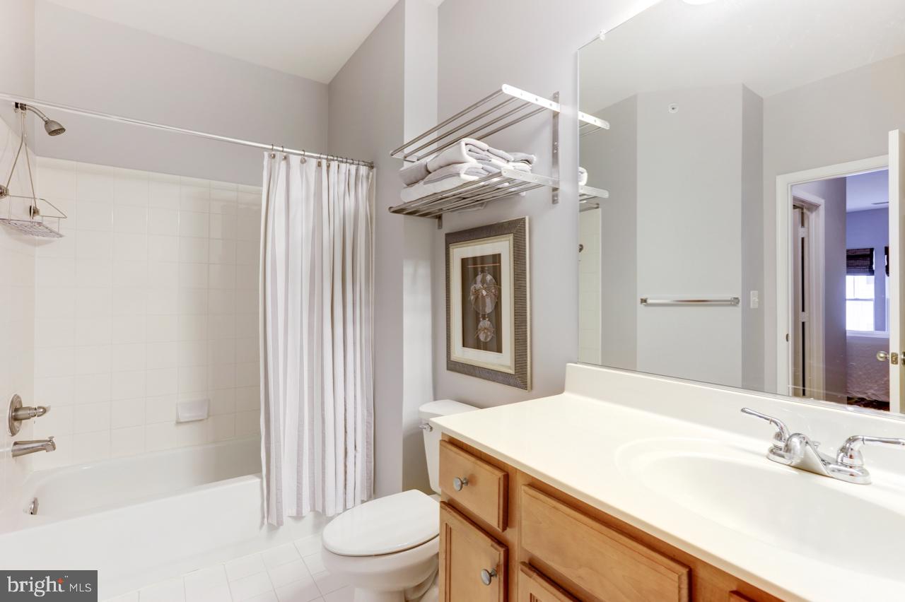 1515 North Point Drive, Unit 303 Reston, VA 20194 - Photo 20 of 26 Bath for Bedroom #1
