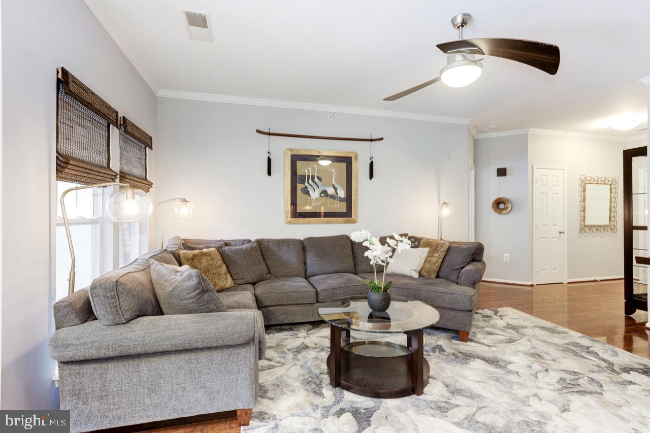 1515 North Point Drive, Unit 303 Reston, VA 20194 - Photo 7 of 26 Living Room