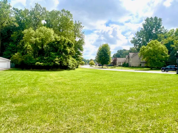 $75,900 | 24664 Huron River Drive, Flat Rock, MI 48173