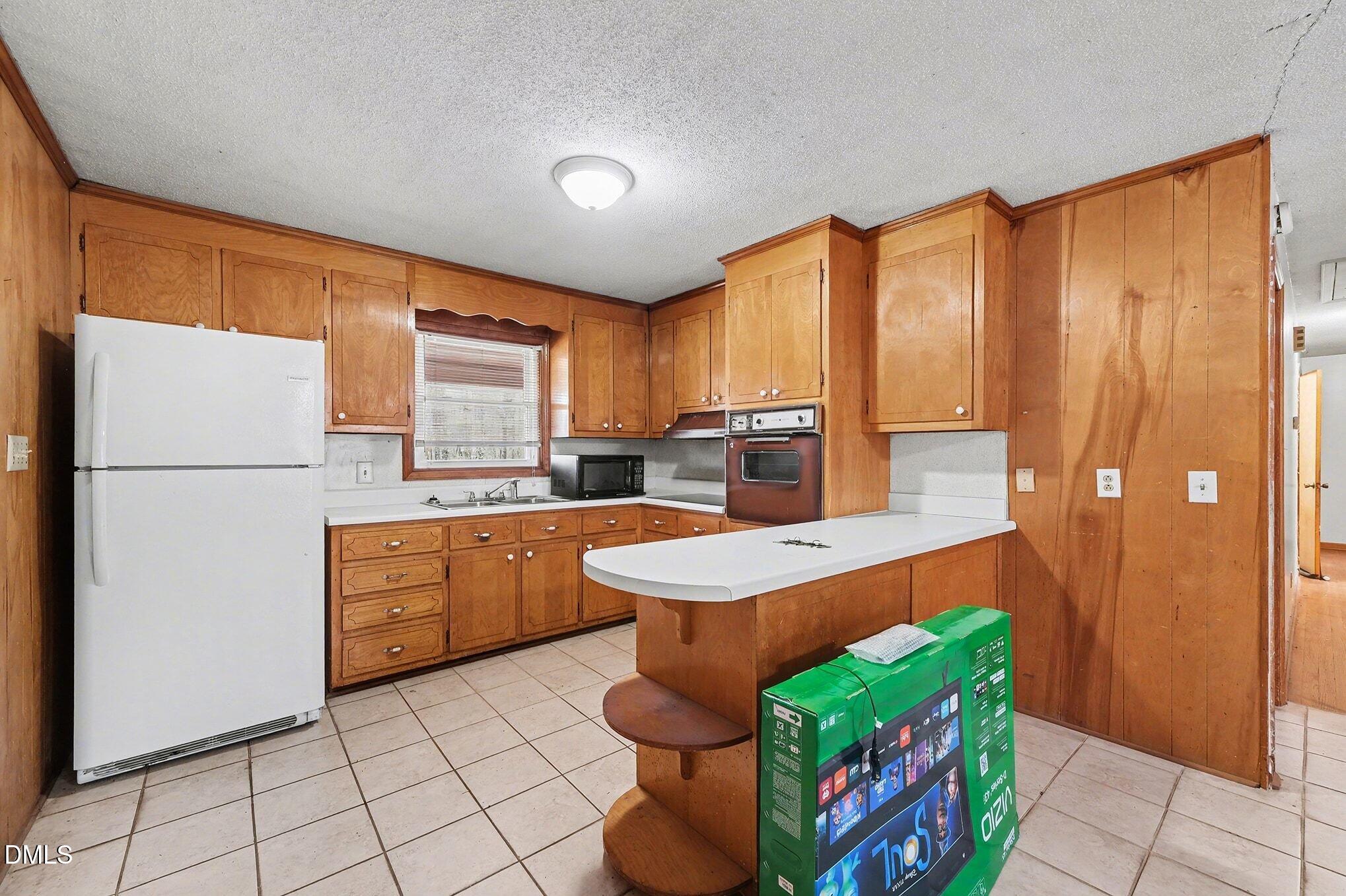 3312 Hamlin Road Durham, NC 27704 - Photo 11 of 37 011_file_2063