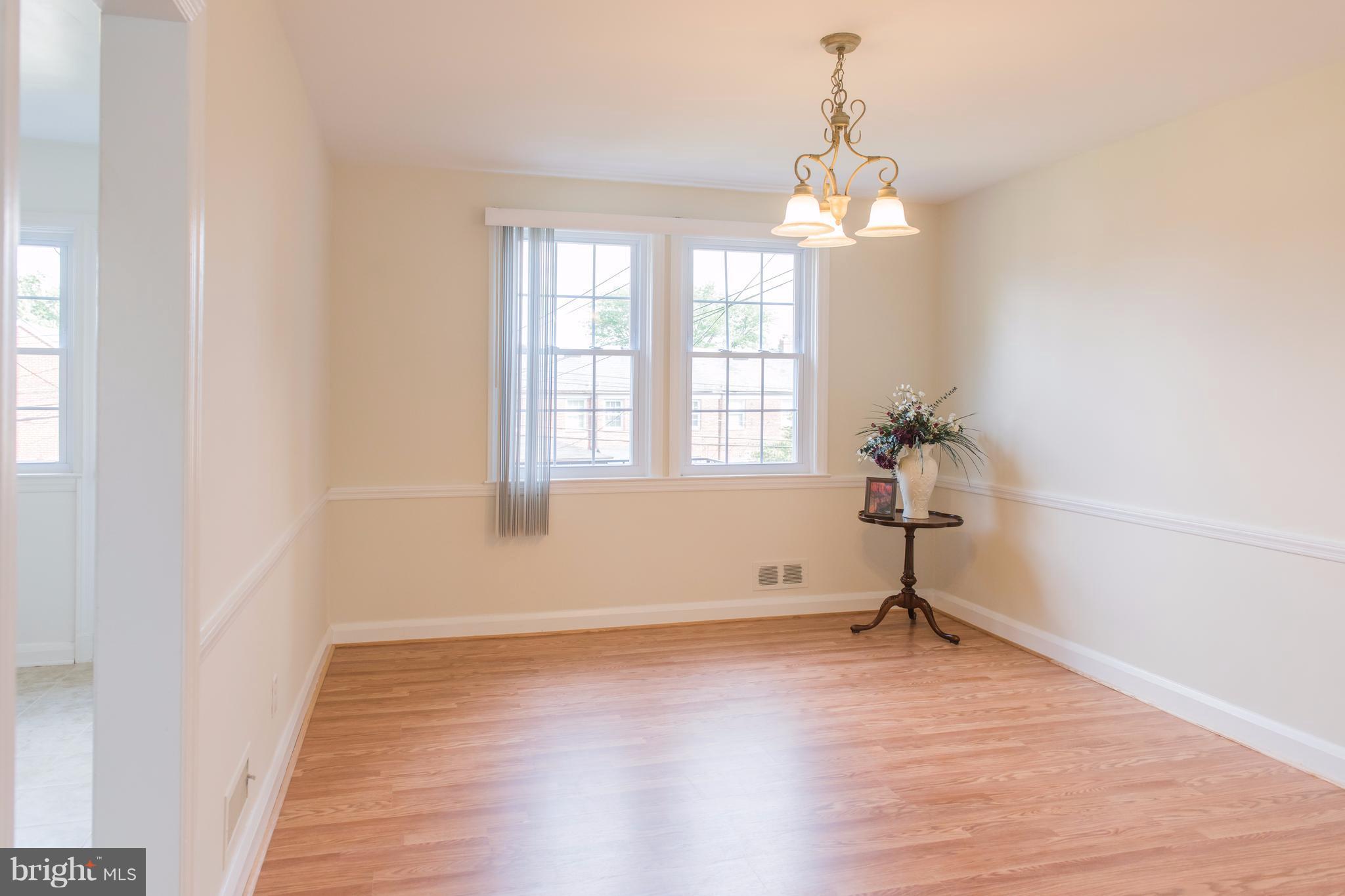 441 Whitfield Road Catonsville, MD 21228 - Photo 8 of 30 Large Dining Room