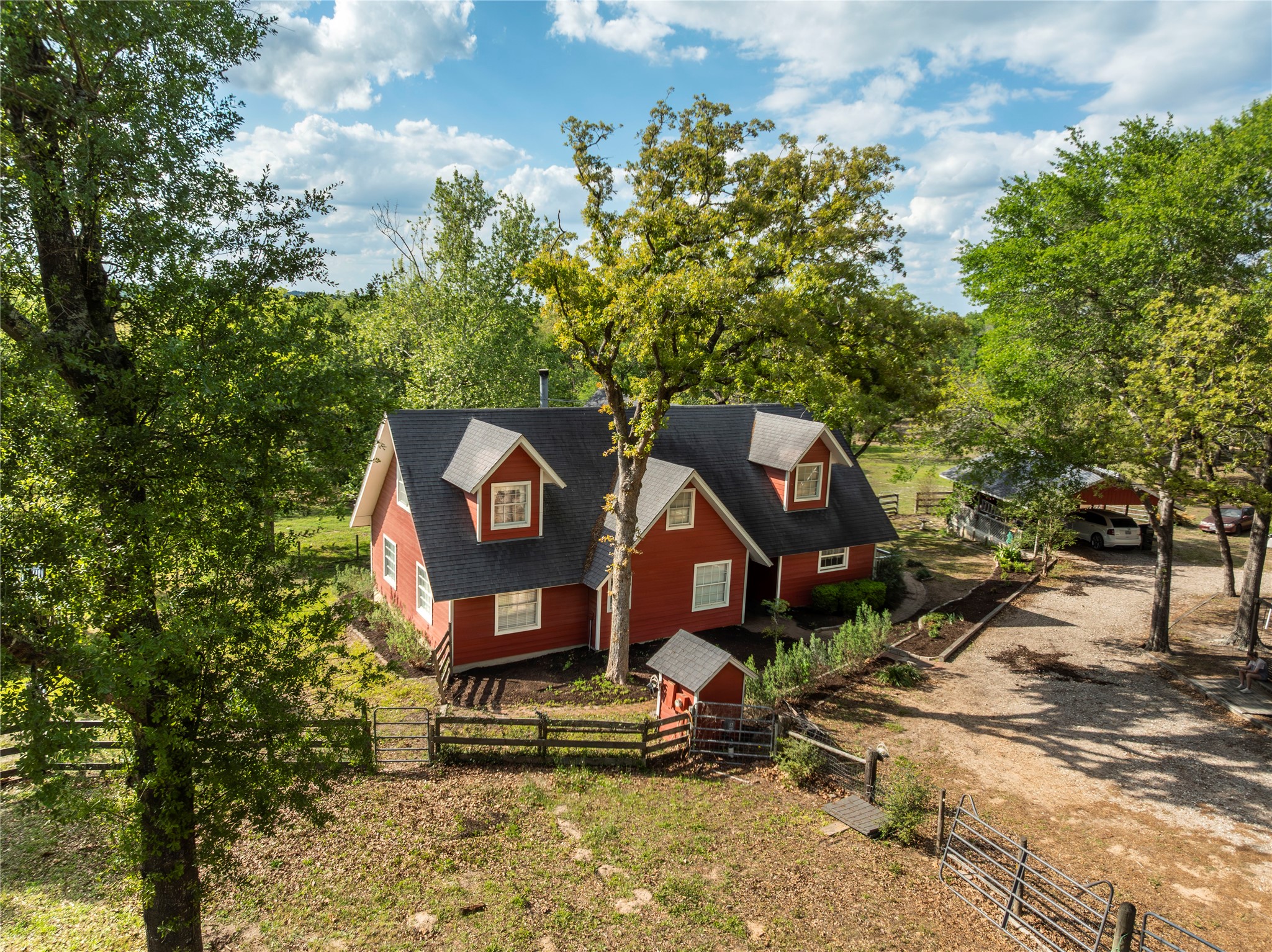 636 Deer Run Road Bellville, TX 77418 - Photo 2 of 20