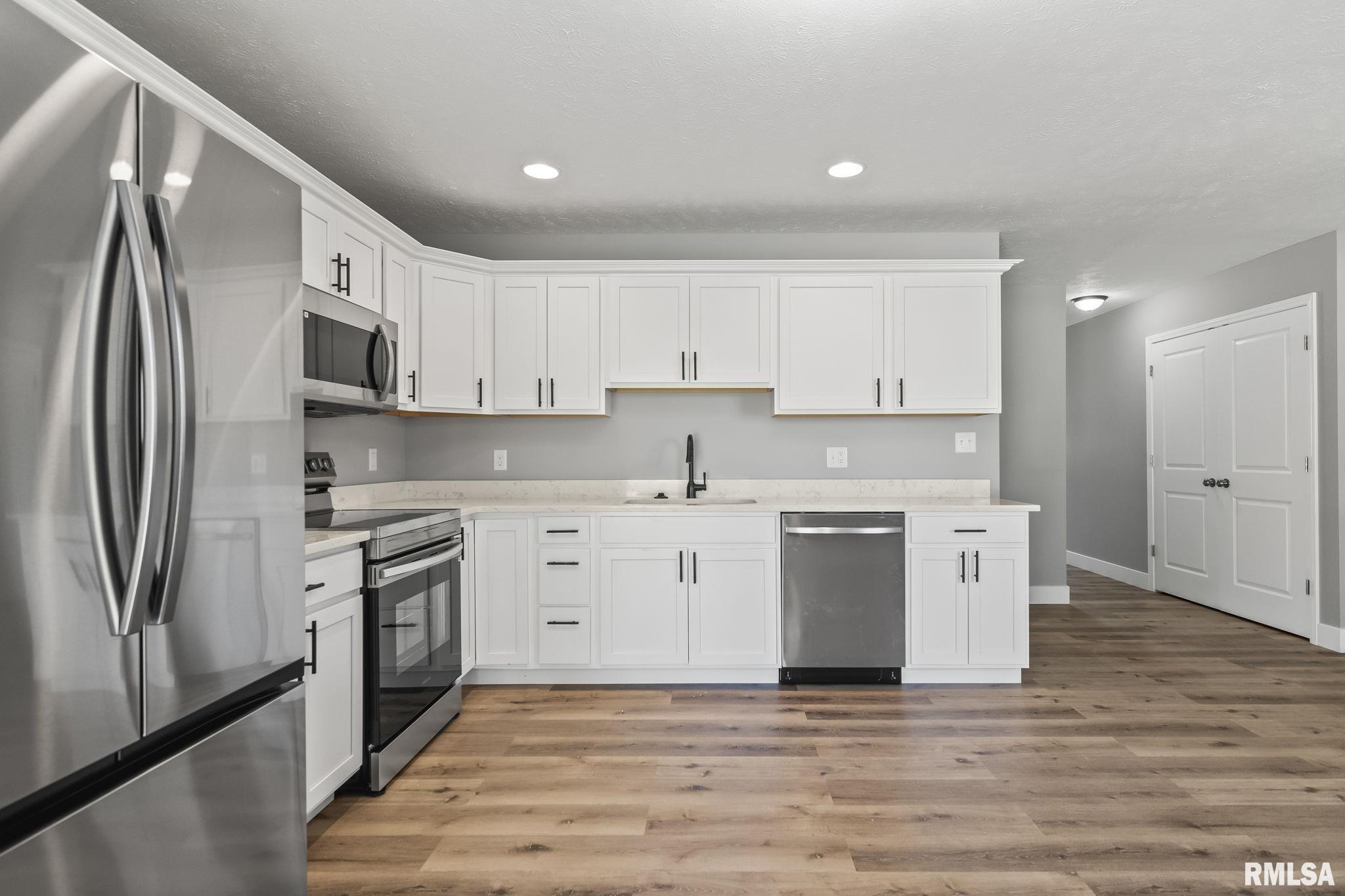 397 West Main Street Williamsville, IL 62693 - Photo 12 of 33