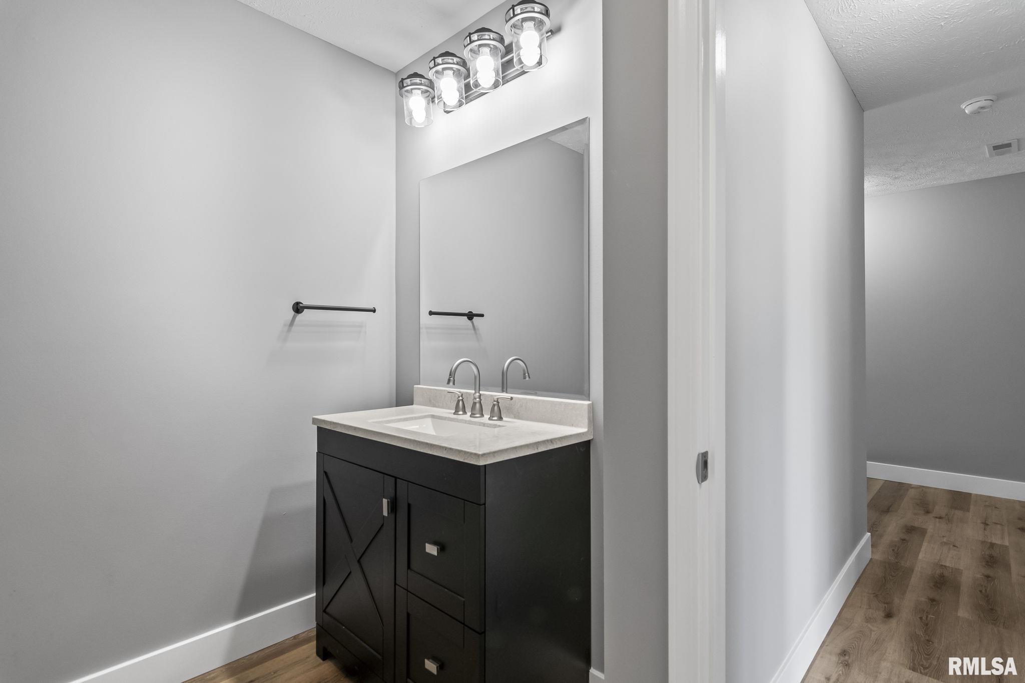 397 West Main Street Williamsville, IL 62693 - Photo 24 of 33