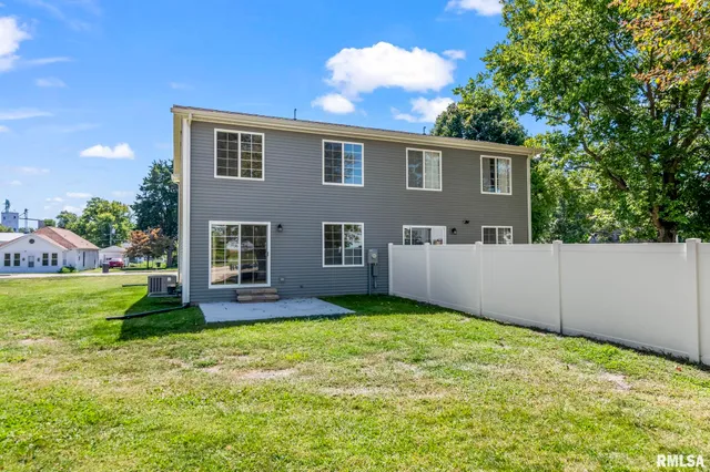 $239,900 | 397 West Main Street, Williamsville, IL 62693