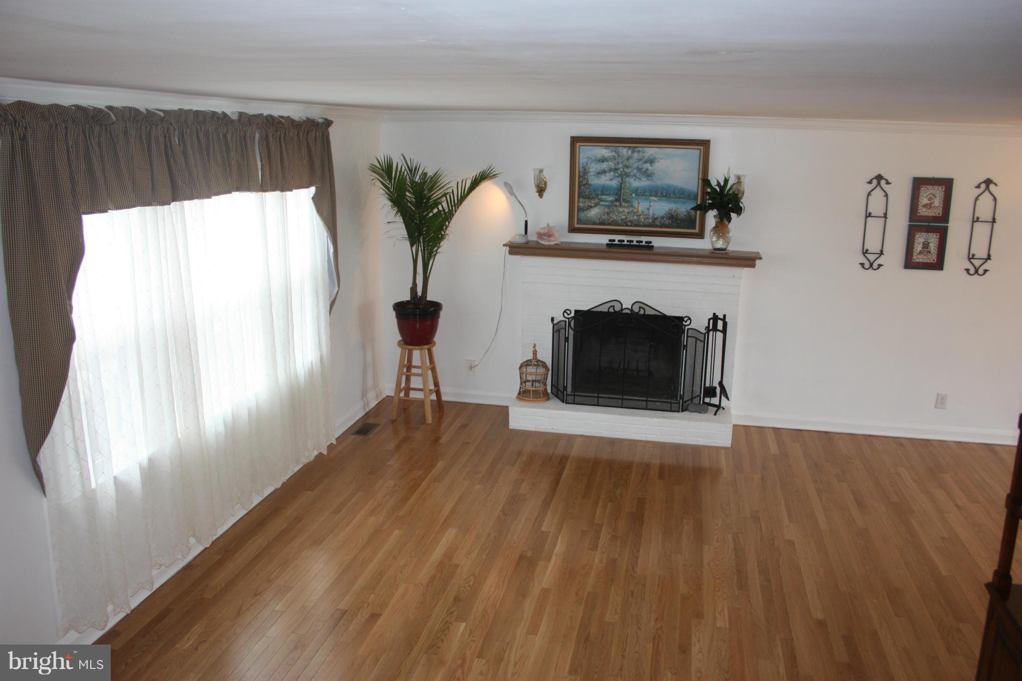 1563 Bollinger Road Westminster, MD 21157 - Photo 8 of 24 LOTS OF LIGHT AND BEAUTIFUL HARDWOODS