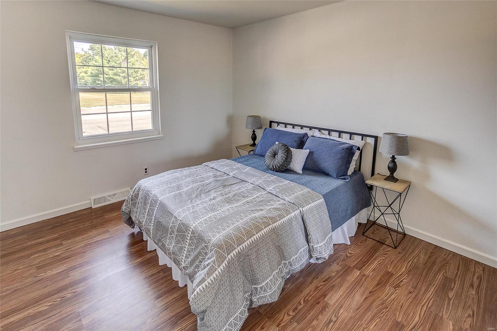 1216 West Pontoon Road Granite City, IL 62040 - Photo 17 of 28 Gallery Image 17