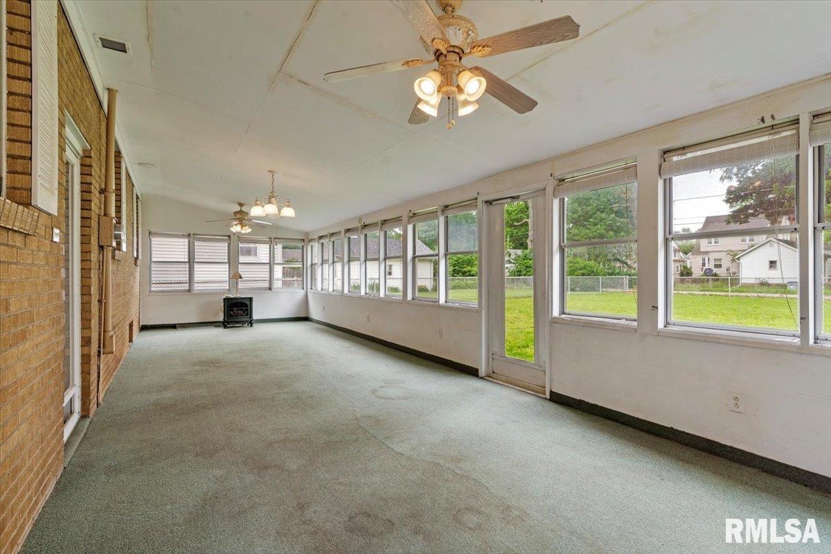2424 Holmes Avenue Springfield, IL 62704 - Photo 25 of 37