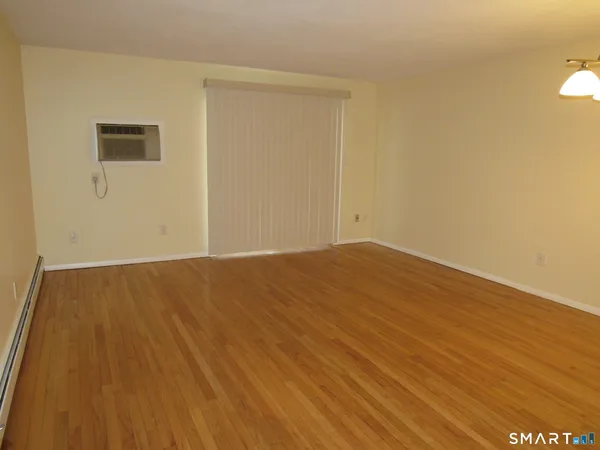 $234,900 | 138 Williamstown Court, Unit 138, Newington, CT 06111