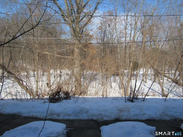 $234,900 | 138 Williamstown Court, Unit 138, Newington, CT 06111