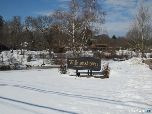 $234,900 | 138 Williamstown Court, Unit 138, Newington, CT 06111