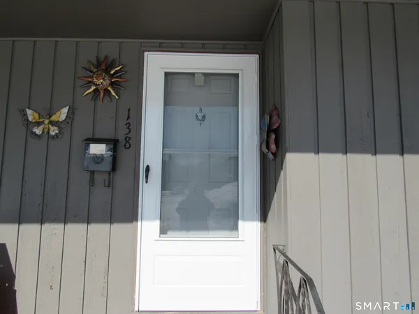 $234,900 | 138 Williamstown Court, Unit 138, Newington, CT 06111