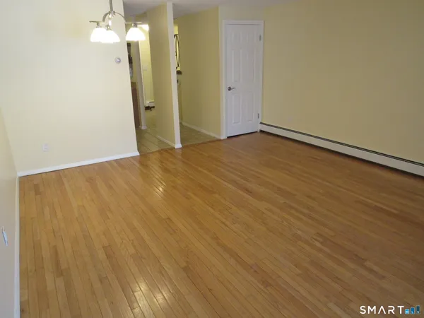 $234,900 | 138 Williamstown Court, Unit 138, Newington, CT 06111