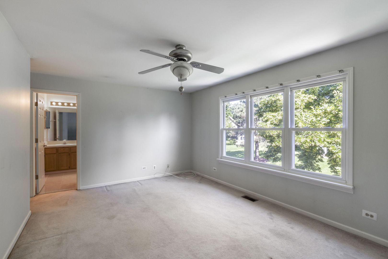 1059 Ridgefield Circle Carol Stream, IL 60188 - Photo 16 of 24
