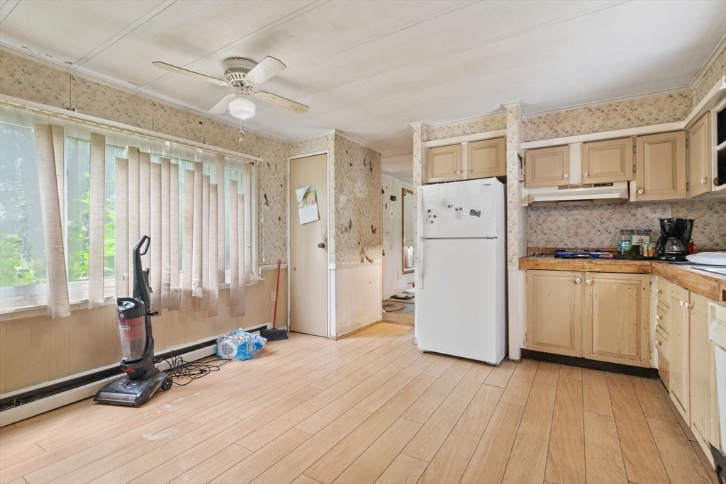 40 Kendell Lane Salisbury, MA 01952 - Photo 4 of 34