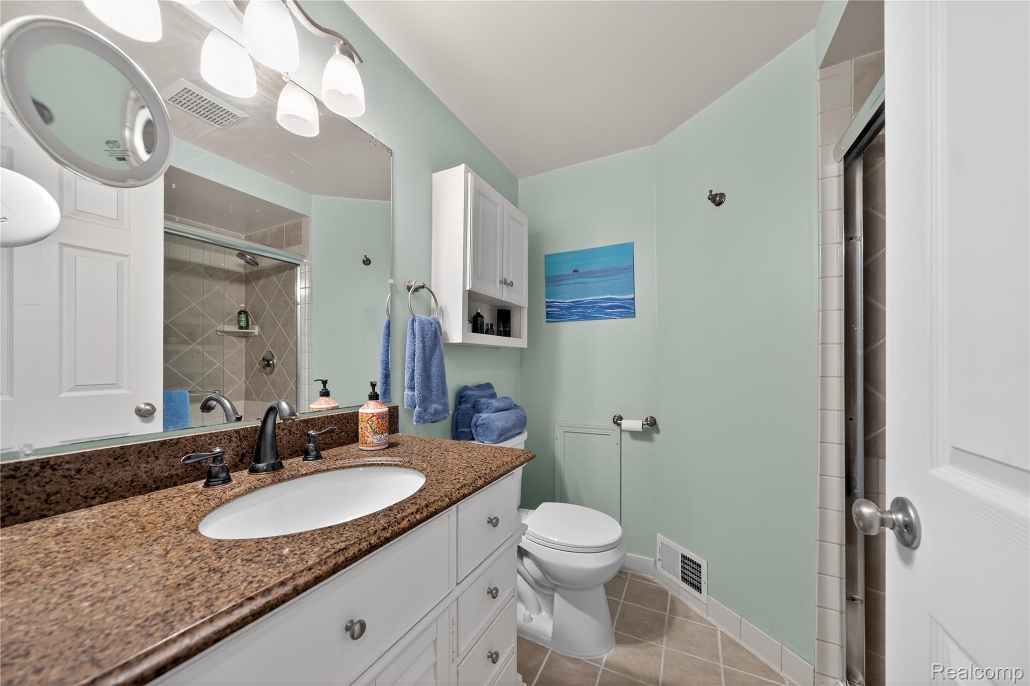 309 Antoinette Drive Rochester, MI 48309 - Photo 23 of 36 068_DSC00713.jpg