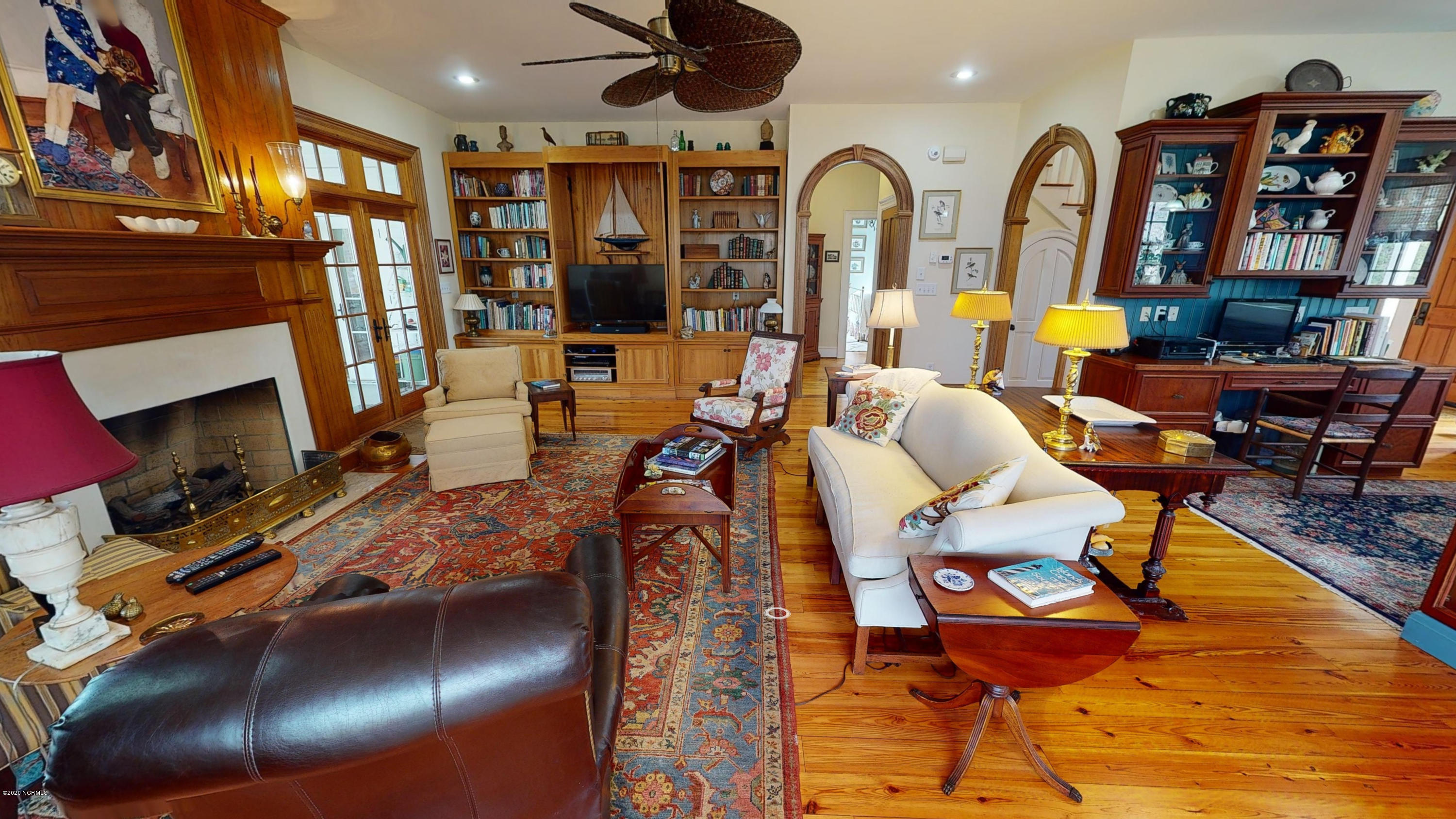 674 Taylor Neck Road Arapahoe, NC 28510 - Photo 16 of 75 Living Room