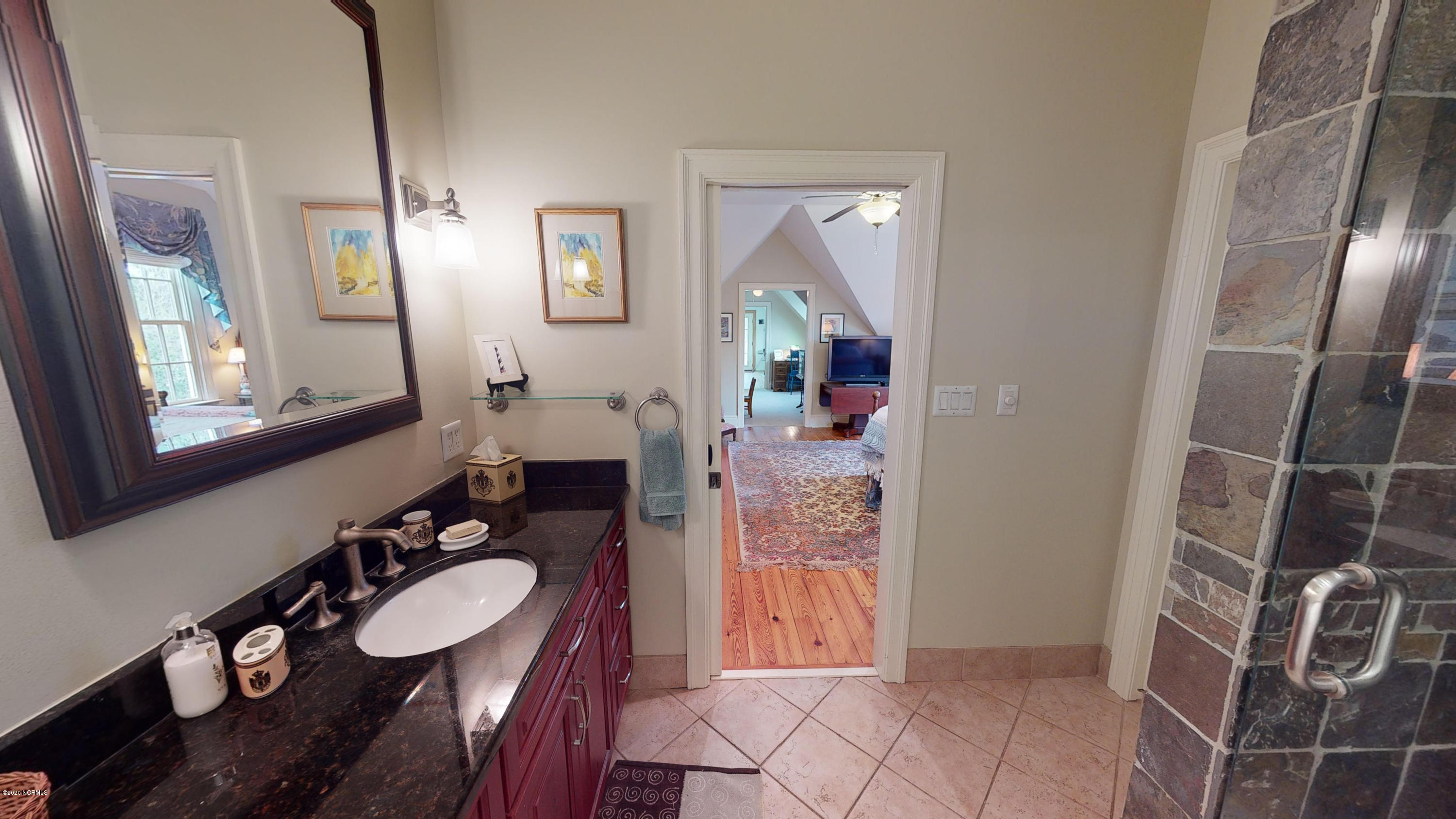 674 Taylor Neck Road Arapahoe, NC 28510 - Photo 60 of 75 EnSuite Bath