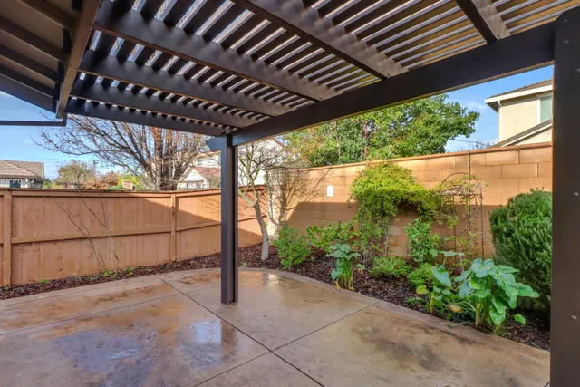 $550,000 | 7925 Peak Forest Way, Elk Grove, CA 95757