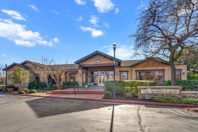 $550,000 | 7925 Peak Forest Way, Elk Grove, CA 95757