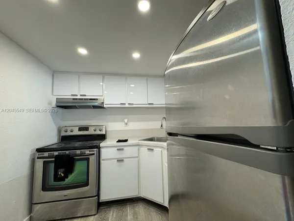 $1,800 | 4550 Northwest 9th Street, Unit 709E, Miami, FL 33126