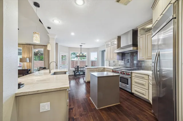 $699,900 | 8543 Evening Light, Sugar Land, TX 77479