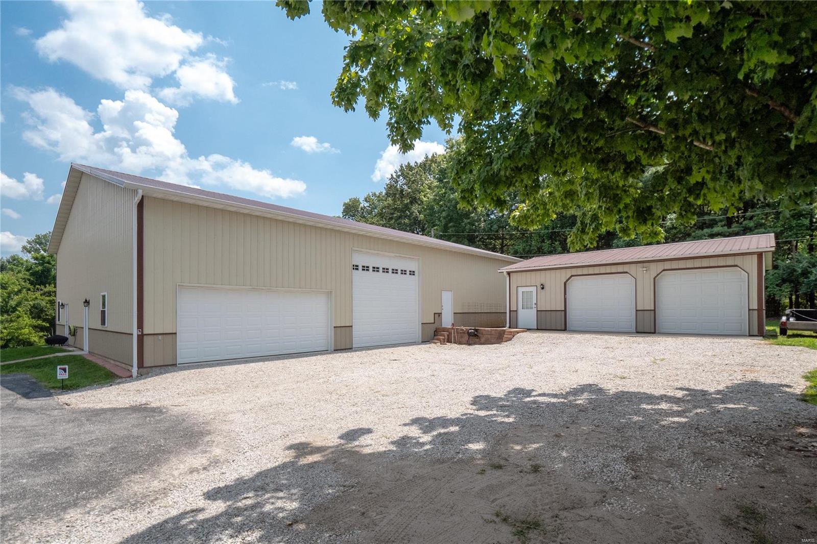 2086 Quarry Road Lebanon, IL 62254 - Photo 3 of 98 Gallery Image 3
